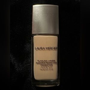 Laura Mercier Flawless Lumière Radiance-Perfecting Foundation